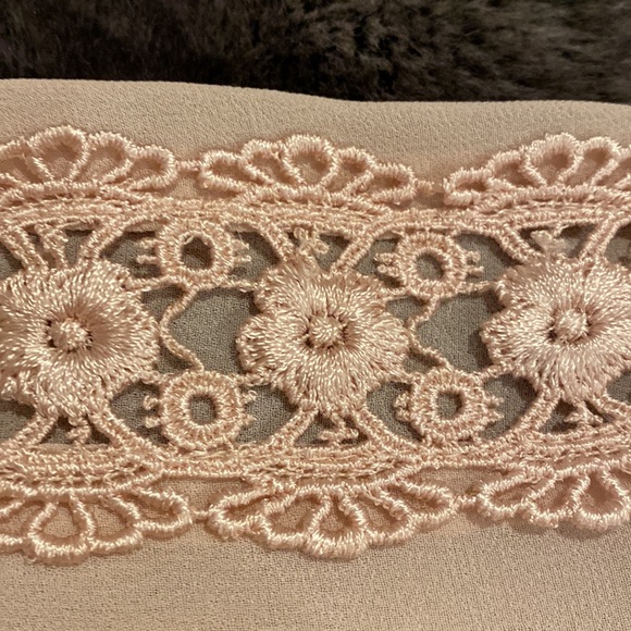 2 Sheer Blouses Banana Republic and Forever21 Bundle - Picture 4 of 7